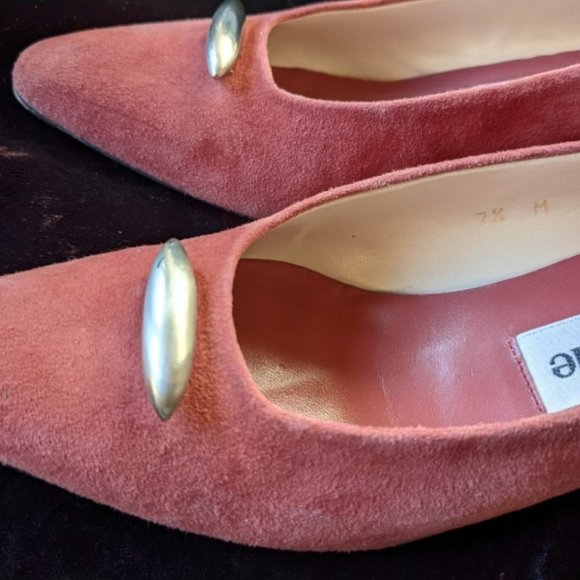 Vintage 1980s Designer Evan-Picone Suede 2-1/4" Heels Pumps, Pewter Accent 7.5 - Picture 16 of 16